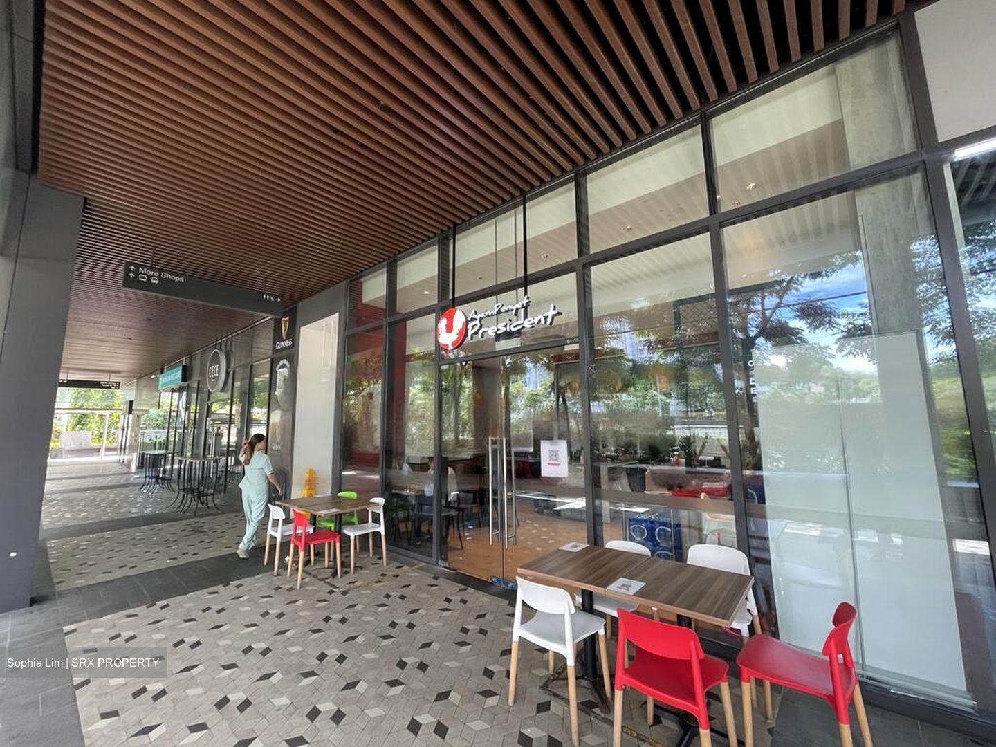 Sennett Estate (D13), Retail #472683781